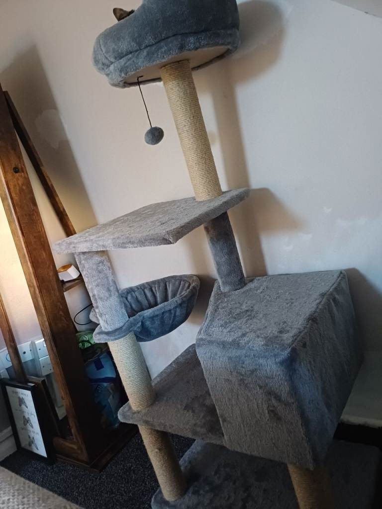 Cat tree