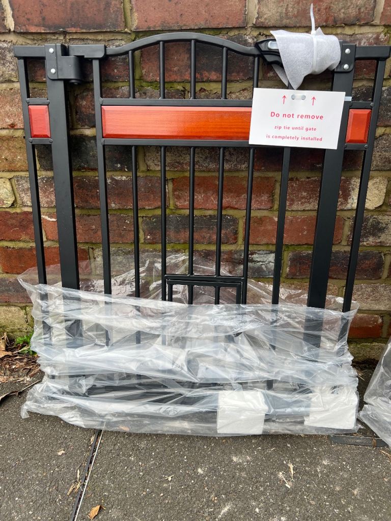 High Quality Metal Pet/ Child Gate