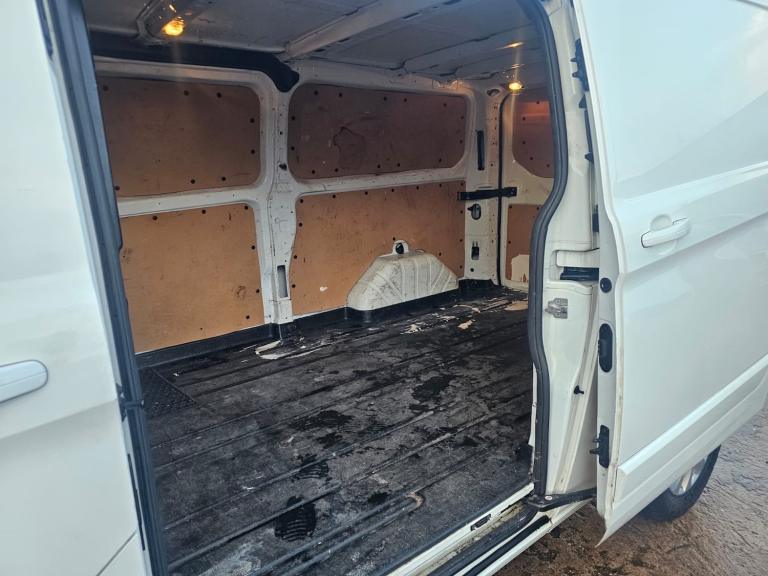FORD TRANSIT CUSTOM 2.0 DIESEL LWB LIMITED LOW MILEAGE ULEZ COMPLIANT NO VAT