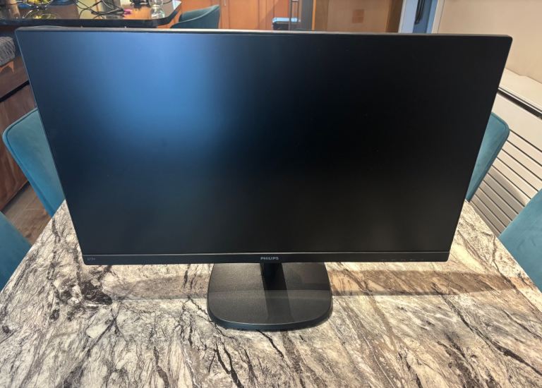 Philips 27” Full HD Monitor