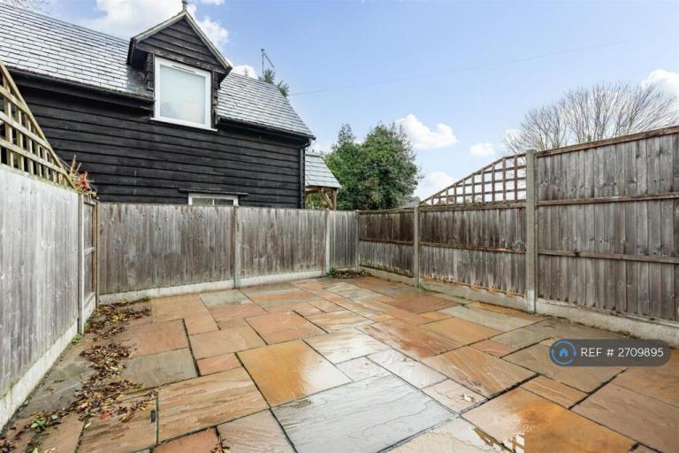 2 bedroom house in High Street, Widford, Ware, SG12 (2 bed) (#2709895)