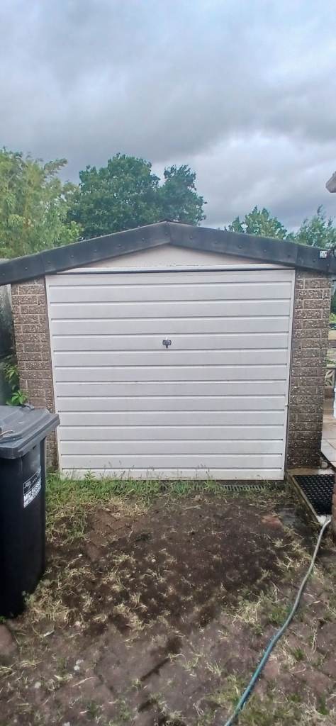 Garage door 