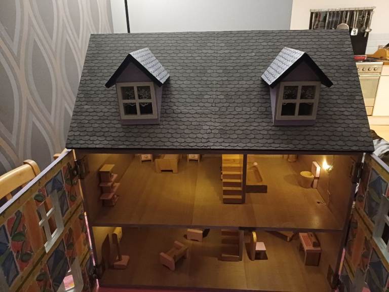 Preloved Wooden Dolls House
