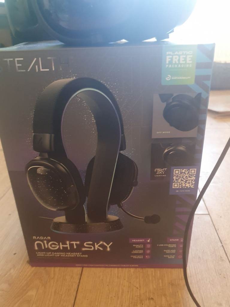Stealth headset/microphone with stand