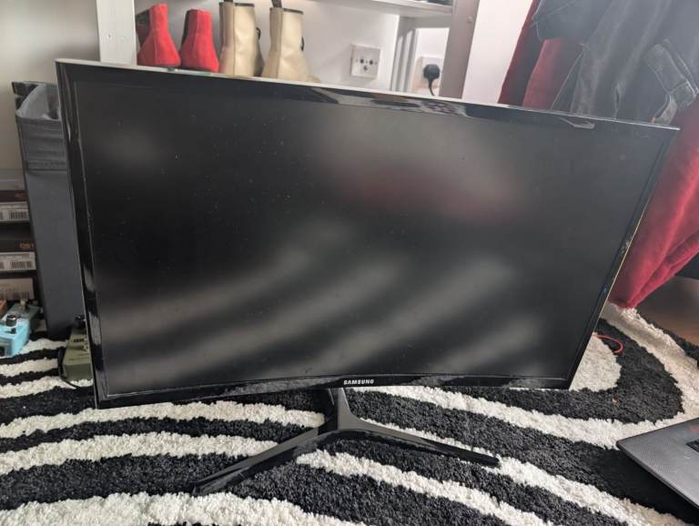 C24F396 Full HD 24" Curved LED Monitor