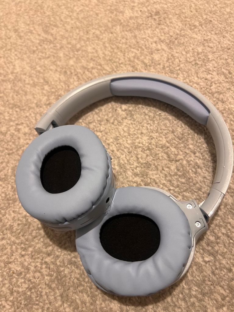 P2961 Foldable Wireless Bluetooth Stereo Headphones