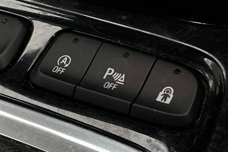 2019 Vauxhall Crossland X 1.2T ecoTec [110] Tech Line Nav 5dr [6 Spd] [S/S] HATCHBACK PETROL Manual