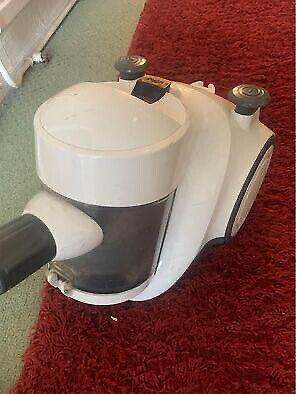Small and portable vacuum cleaner