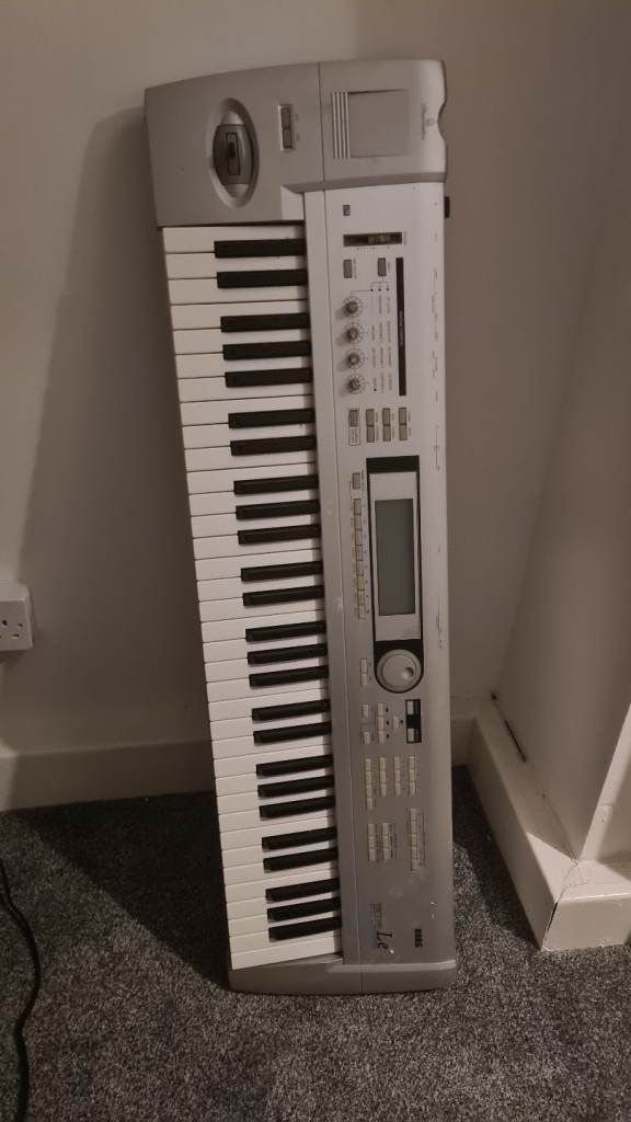 Korg Triton Le 61key MUSIC WORKSTATION Synthesizer Keyboard