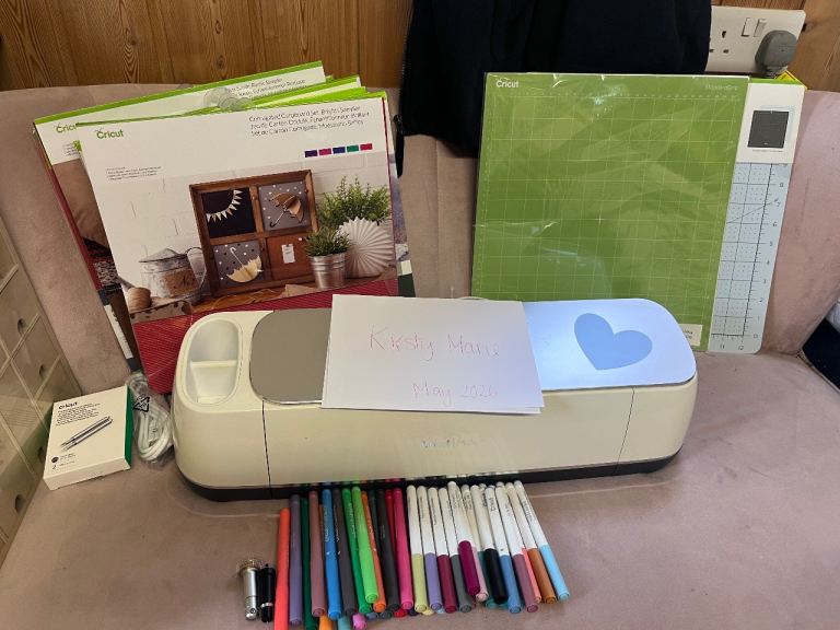 Cricut maker bundle 