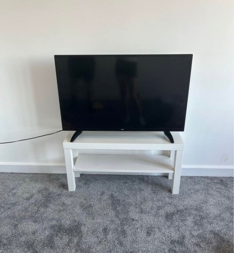 Tv stand perfect condition 