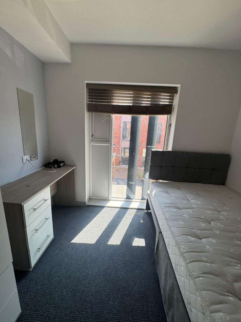 Spacious & Cosy Studio Flat for Rent – CV1 3EG