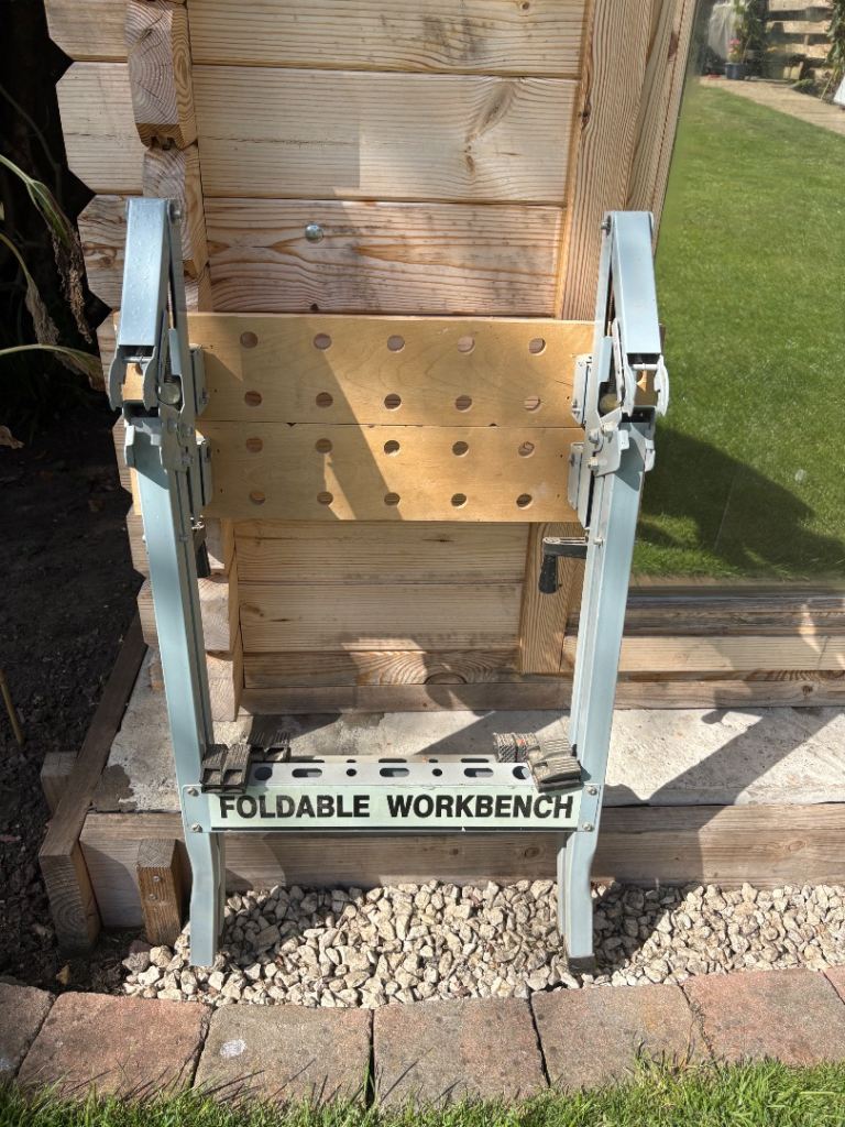 Foldable Workbench – Good Condition