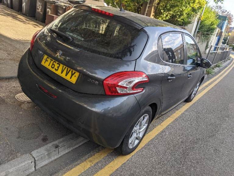 Peugeot, 208, Hatchback, 2014, Manual, 1199 (cc), 5 doors