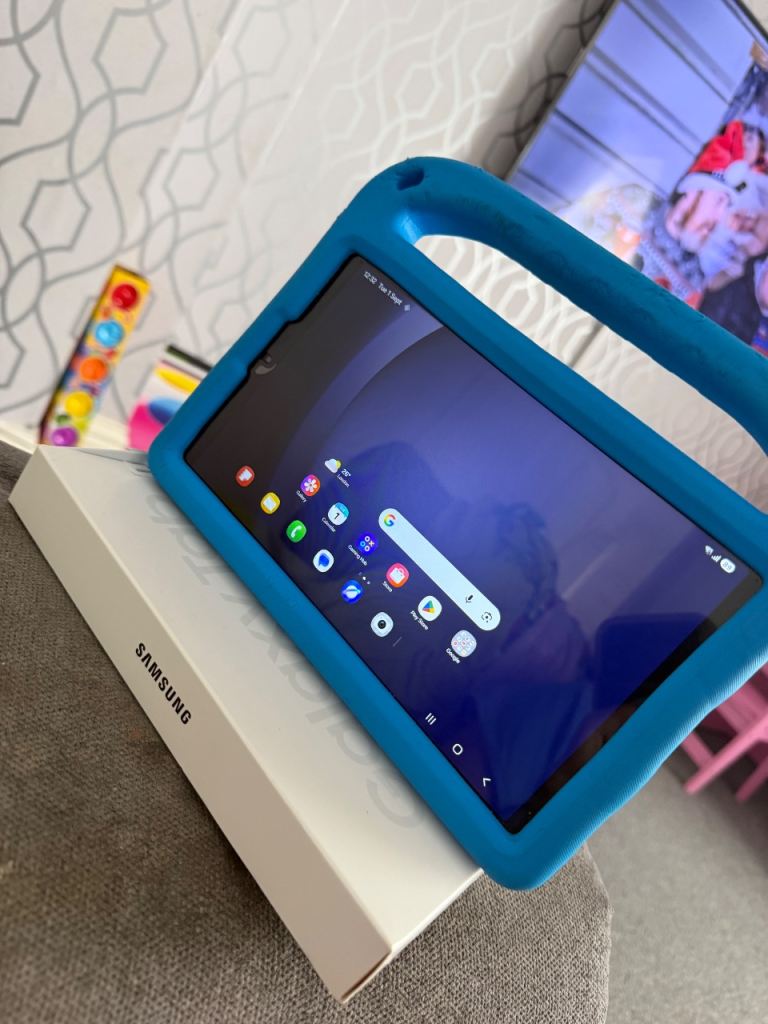 Samsung Galaxy A9 Tablet – Fantastic Condition, with Case