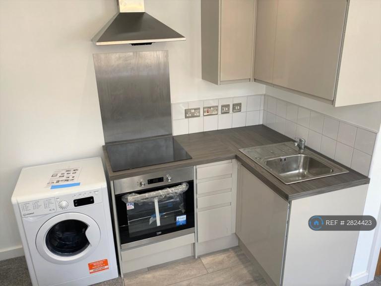 Studio flat in Church Street, Mansfield, NG18 (#2824423)