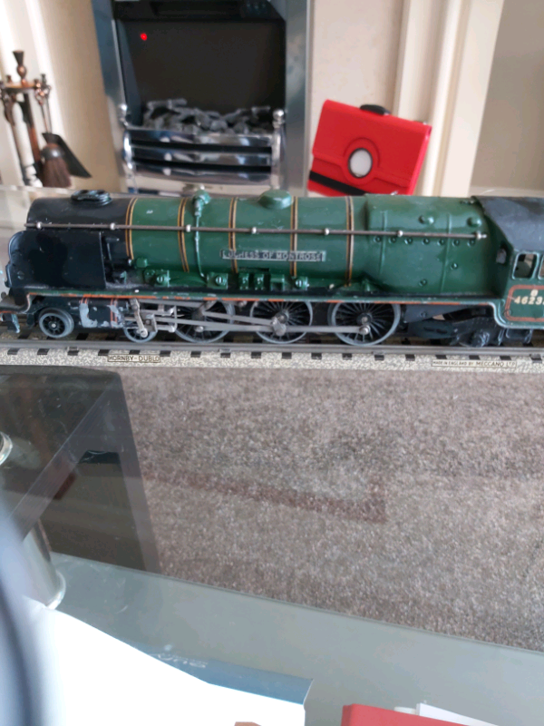 Hornby Electric Train,Coal Tender,Coach and 2 pieces of track