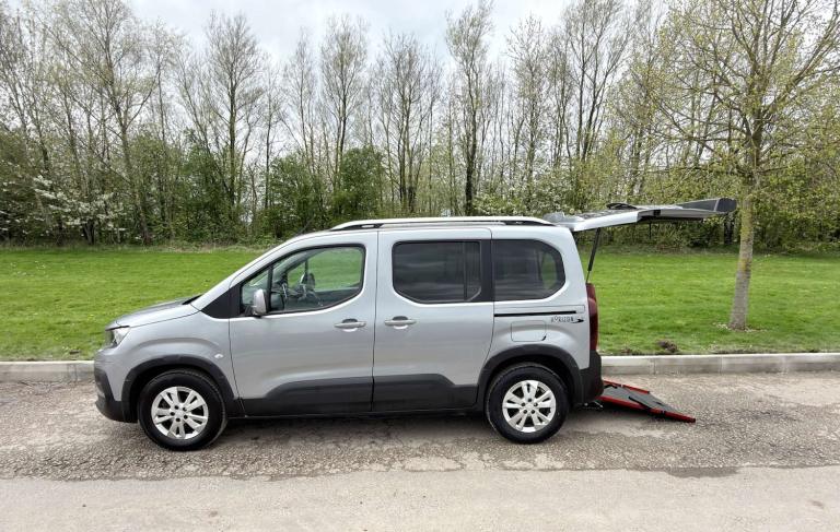 2021 Peugeot Rifter Rifter 1.5 Hdi *LOW MILES*5 SEATS* Wheelchair Accessible Vehicle WAV MPV Dies...