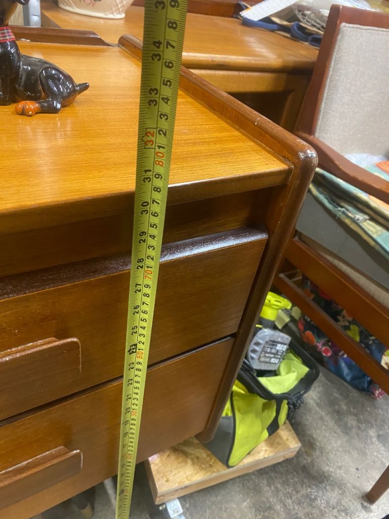 Scandinavian style desk in great condition 