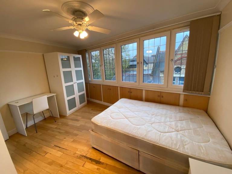 Double room Bedford £500