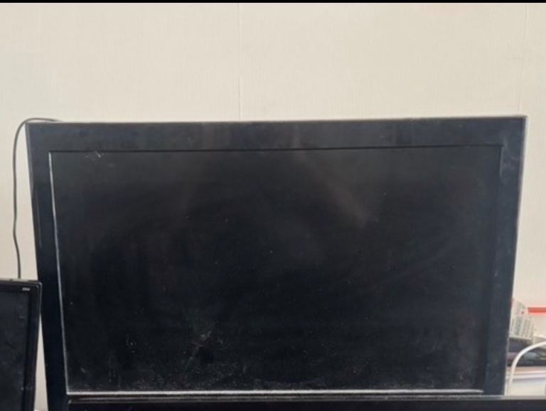 Celcus 32 inch LCD TV Full HD HDMI Freeview