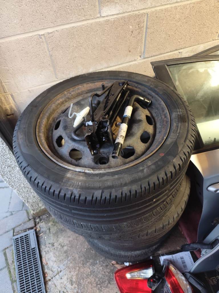 Spare wheel kit for ford fiesta MK6 