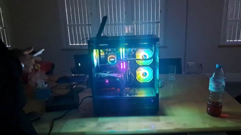 Custom Built Gaming PC Desktop – Good Condition