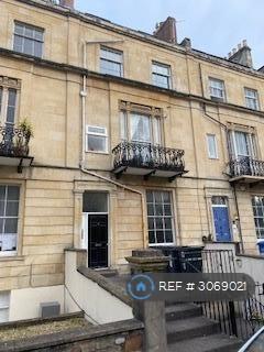 1 bedroom flat in Westbourne Place, Clifton, Bristol, BS8 (1 bed) (#3069021)