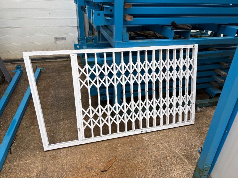 177cm x 100 cm window grilles