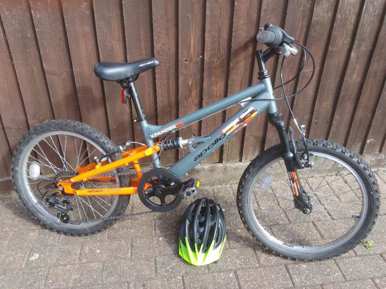 Kids / Childrens / Boys Bike - Apollo Xpander Junior Mountain Bike - 20" Wheel with Helmet