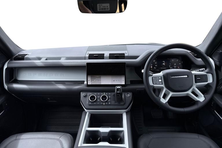 2025 Land Rover Defender 110 3.0 D250 MHEV X-Dynamic SE Auto 4WD Euro 6 (s/s) 5dr SUV Automatic