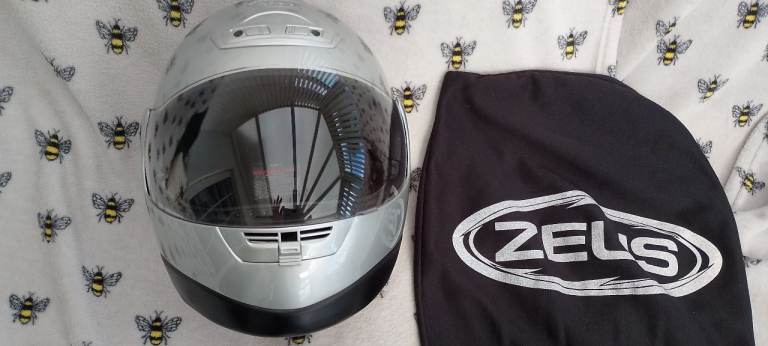 ZEUS Silver Flip-Up Full Face Motorcycle Helmet M/L as new used ONCE! £30