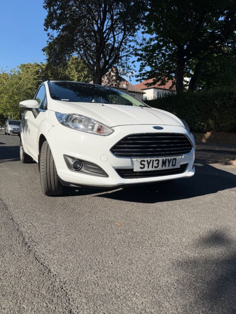 Ford, FIESTA, Hatchback, 2013, Manual, 1241 (cc), 5 doors