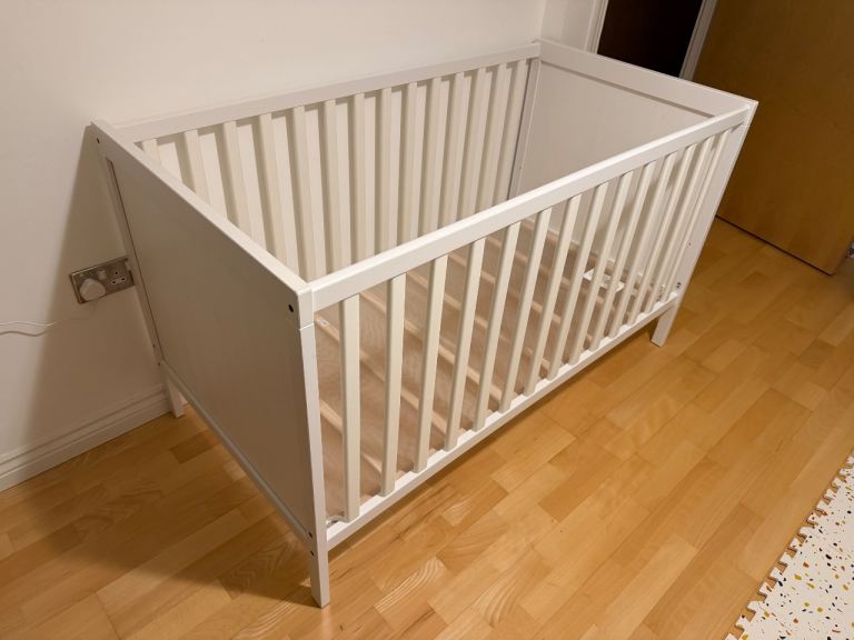 IKEA sundkit baby cot 70 x 140 cm