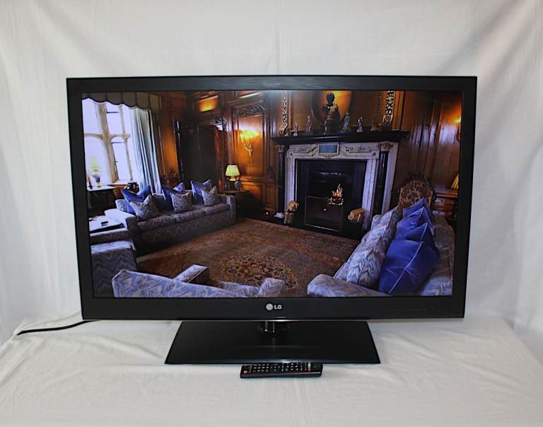 LG 37 inch LED TV with Built-in Freeview HD
