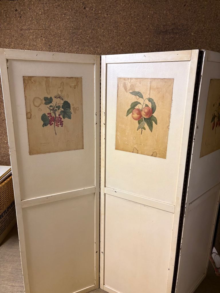 Wooden screen