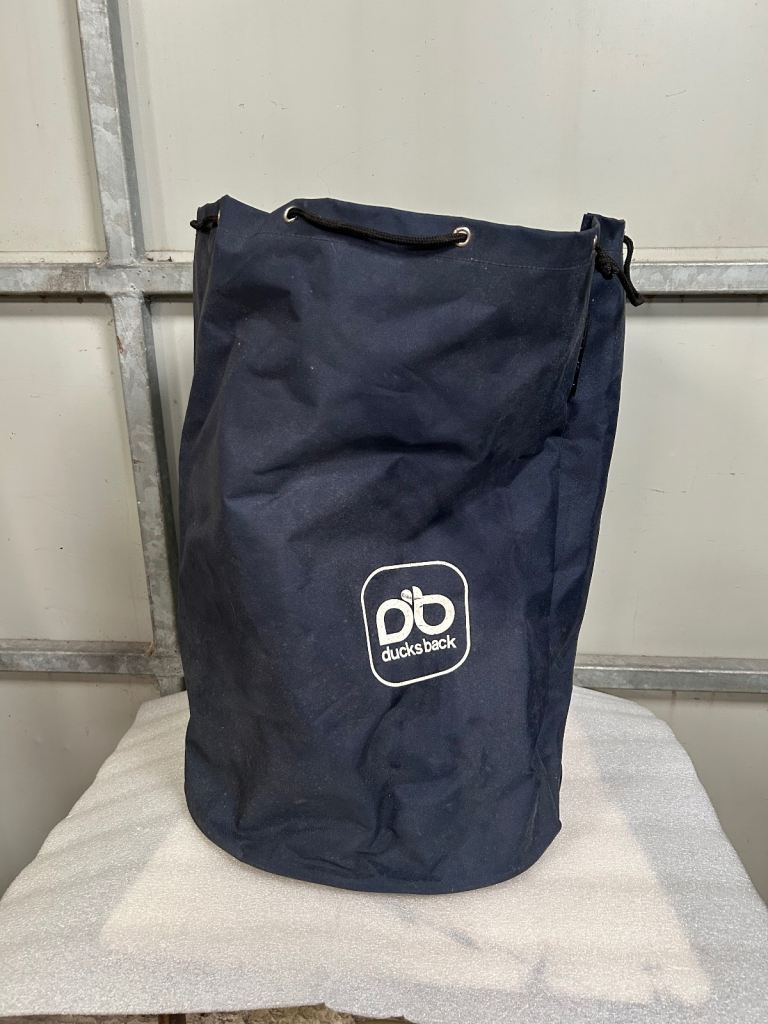Ducks Back Aquaroll Bag,Navy Blue