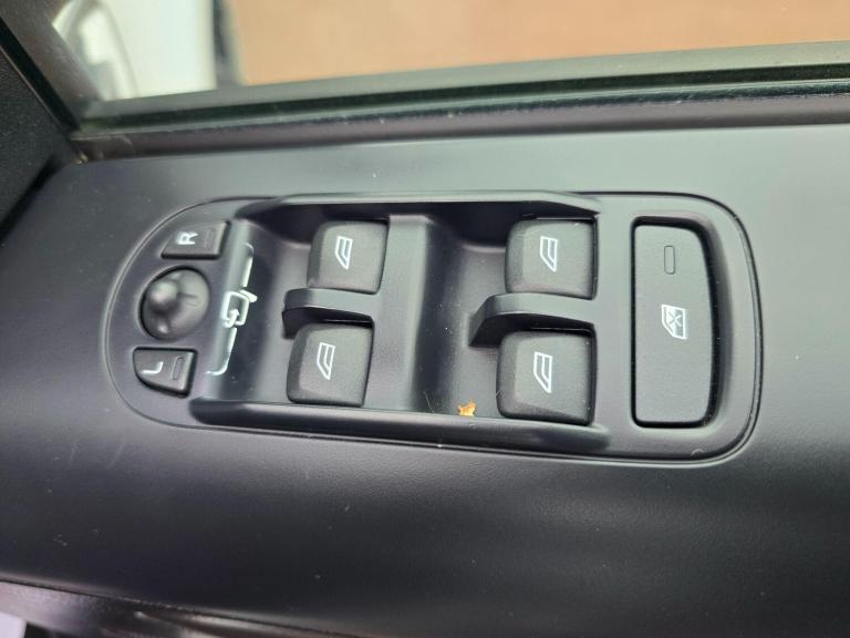 2011 Land Rover Freelander 2 2.2 SD4 XS CommandShift 4WD Euro 5 5dr ESTATE Diesel Automatic