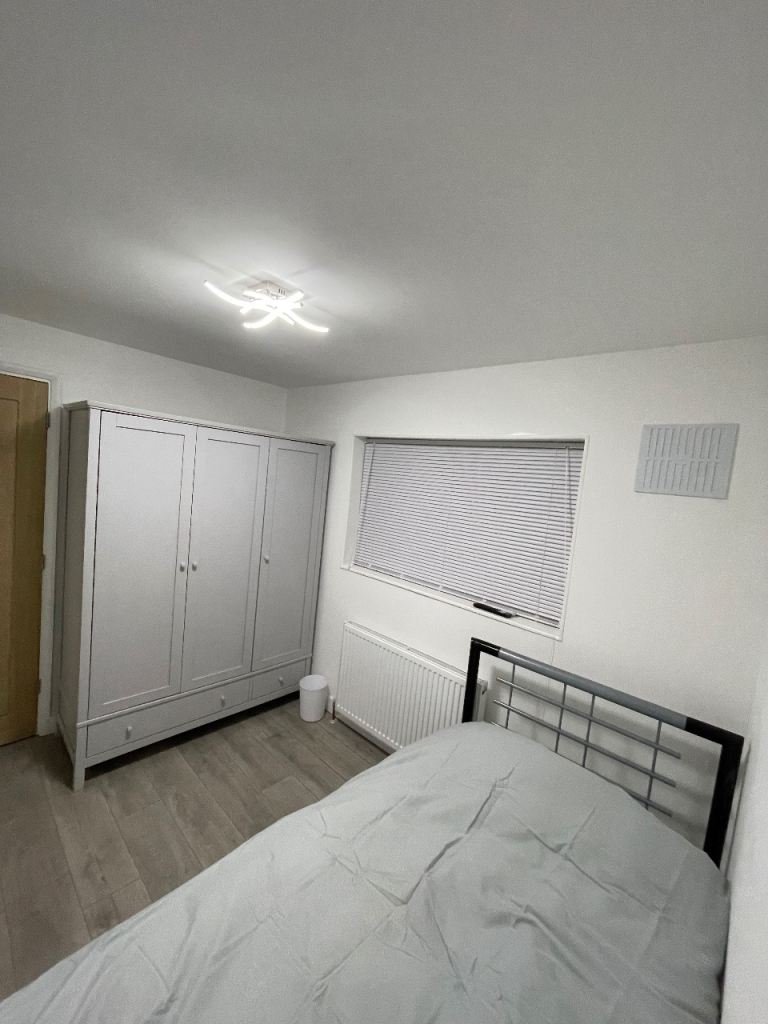 Single Room available for rent - £675 pcm - all bills included 