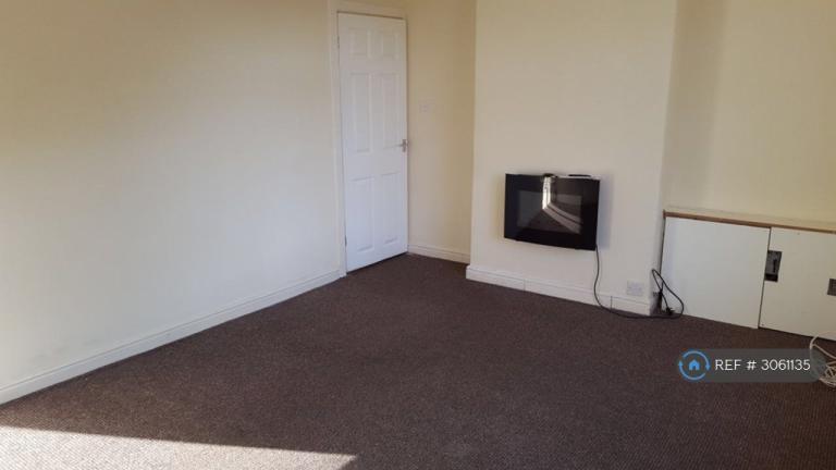 Studio flat in Great Lever, Bolton, BL3 (#3061135)