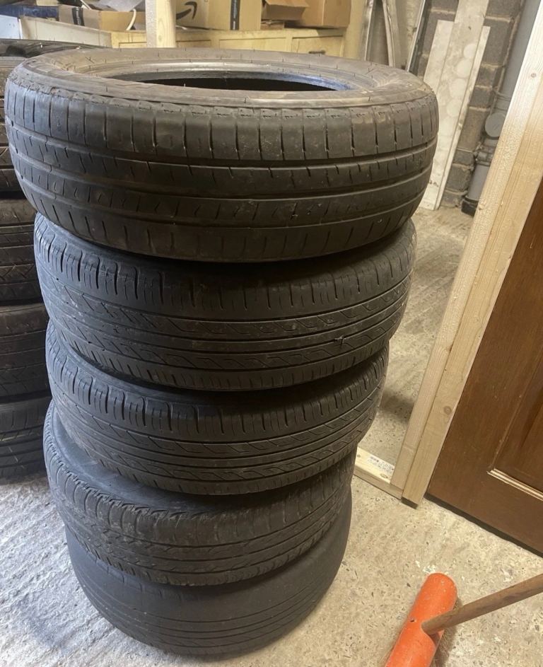 Set Of 5 15” Rims 185 65 R15 & 1 Tyre Without Rim