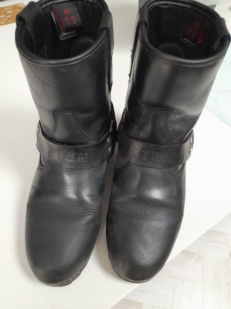 Ladies motorbike boots 