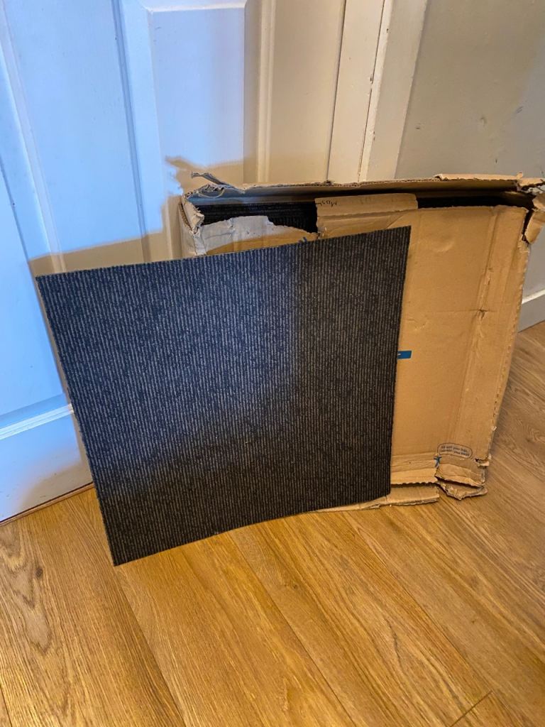 11 Dark Grey Carpet Tiles