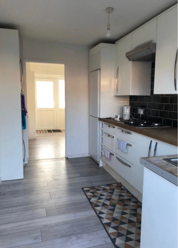 Spacious & Cosy double room for Rent SS14 1QA