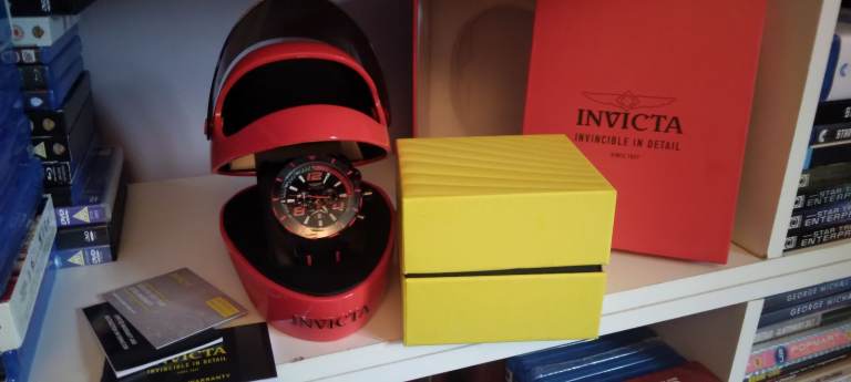 Invicta S1 Rally 20109 in Red & Black Helmet Collectors Presentation Box and Original Box