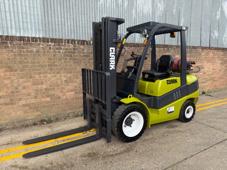 2015 Clark 3.5T Gas Forklift 