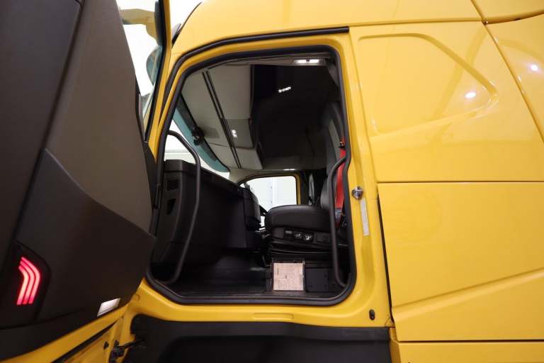 2019 (69 PLATE) Volvo  FH460 6x2 Euro 6 Tractor Units