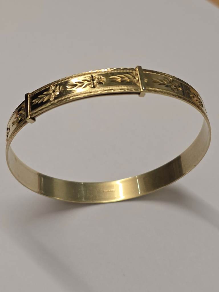 9ct GOLD EXPANDABLE PATTERNED BANGLE