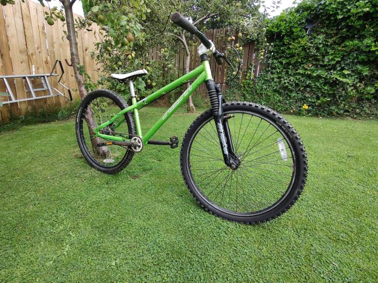 B-twin subsin double Skate park jump bike