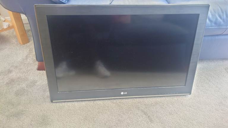 LG TV for sale 32 inch